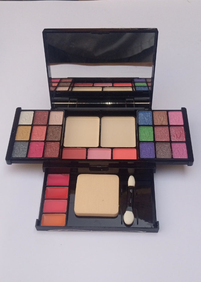 MS love makeup kit